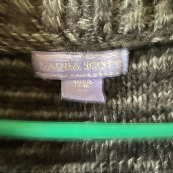 Women’s Gray Cardigan Size XL in Excellent Used Condition - Picture 3 of 3